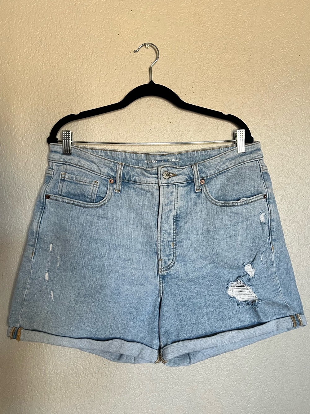 Old Navy OG Straight High Rise Denim Shorts Size 16 Light Wash Mom Shorts Casual
